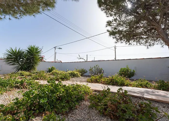 Semesterbostad Casa Azul Mit Garten- Grill Und Terrasse By Interhome